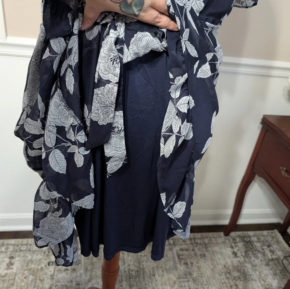3/$30 London Times Plus Floral Dress - Picture 6 of 11